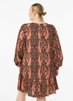 Kurzes A-Linien-Kleid mit Paisleymuster