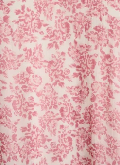 Kurzes Chiffonkleid mit Häkeldetails