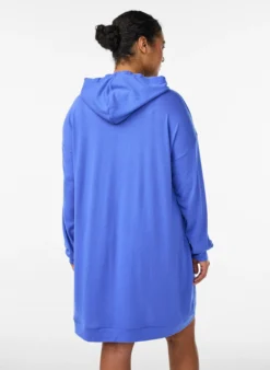 Kurzes Hoodie-Kleid mit Kängurutasche