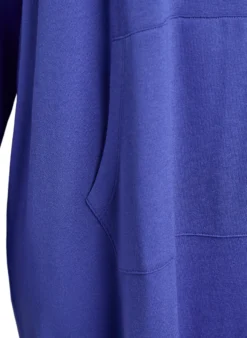 Kurzes Hoodie-Kleid mit Kängurutasche