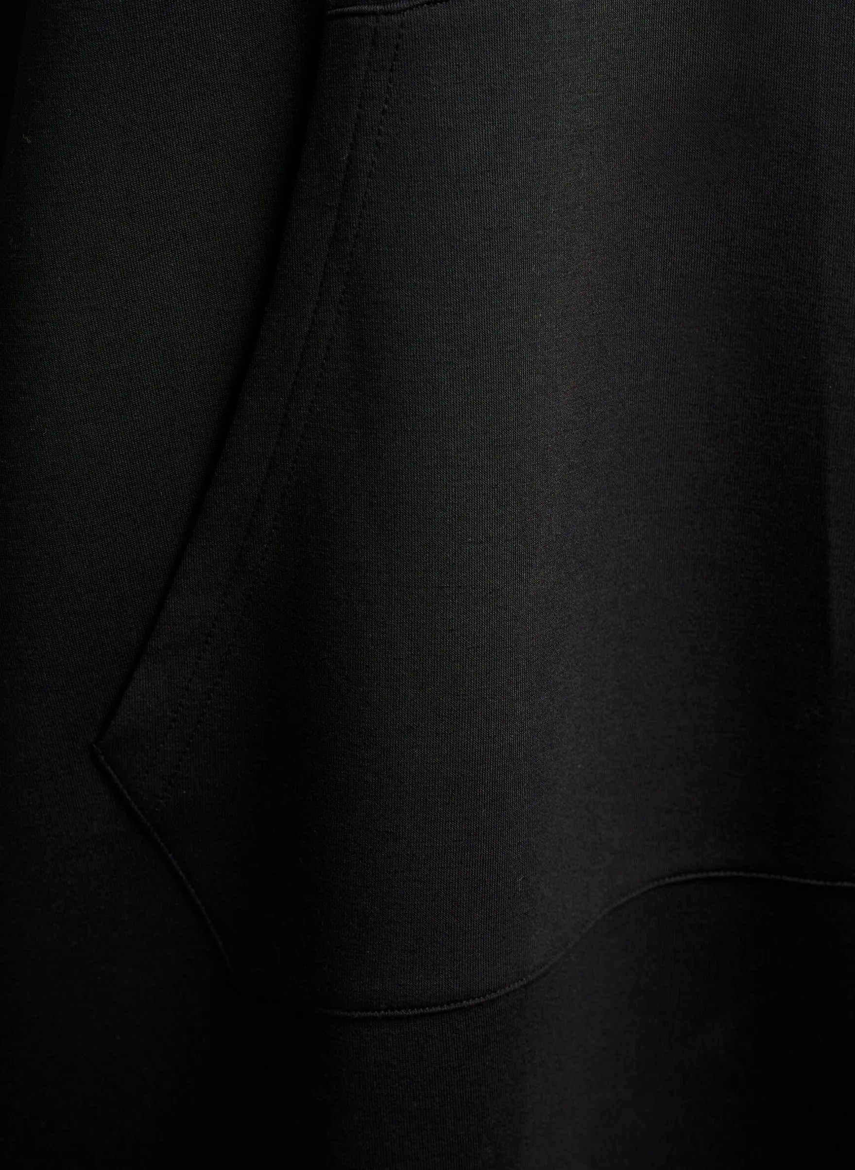 Kurzes Hoodiekleid mit Kängurutasche
