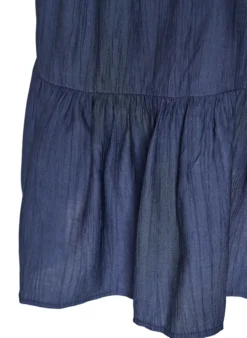 Kurzes Kleid aus Viskose mit Rüschendetails