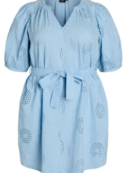 Kurzes Kleid mit Blumen- und Lochstickerei