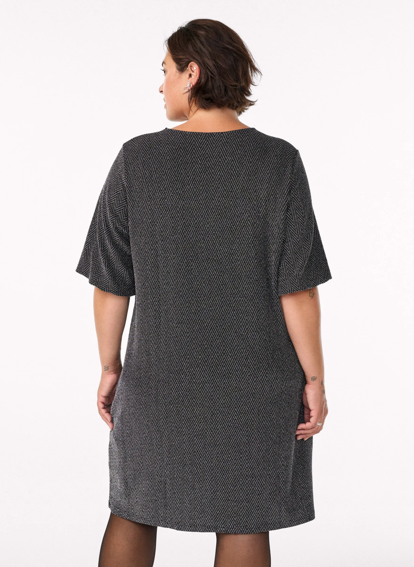 Kurzes Kleid mit Glitzermuster