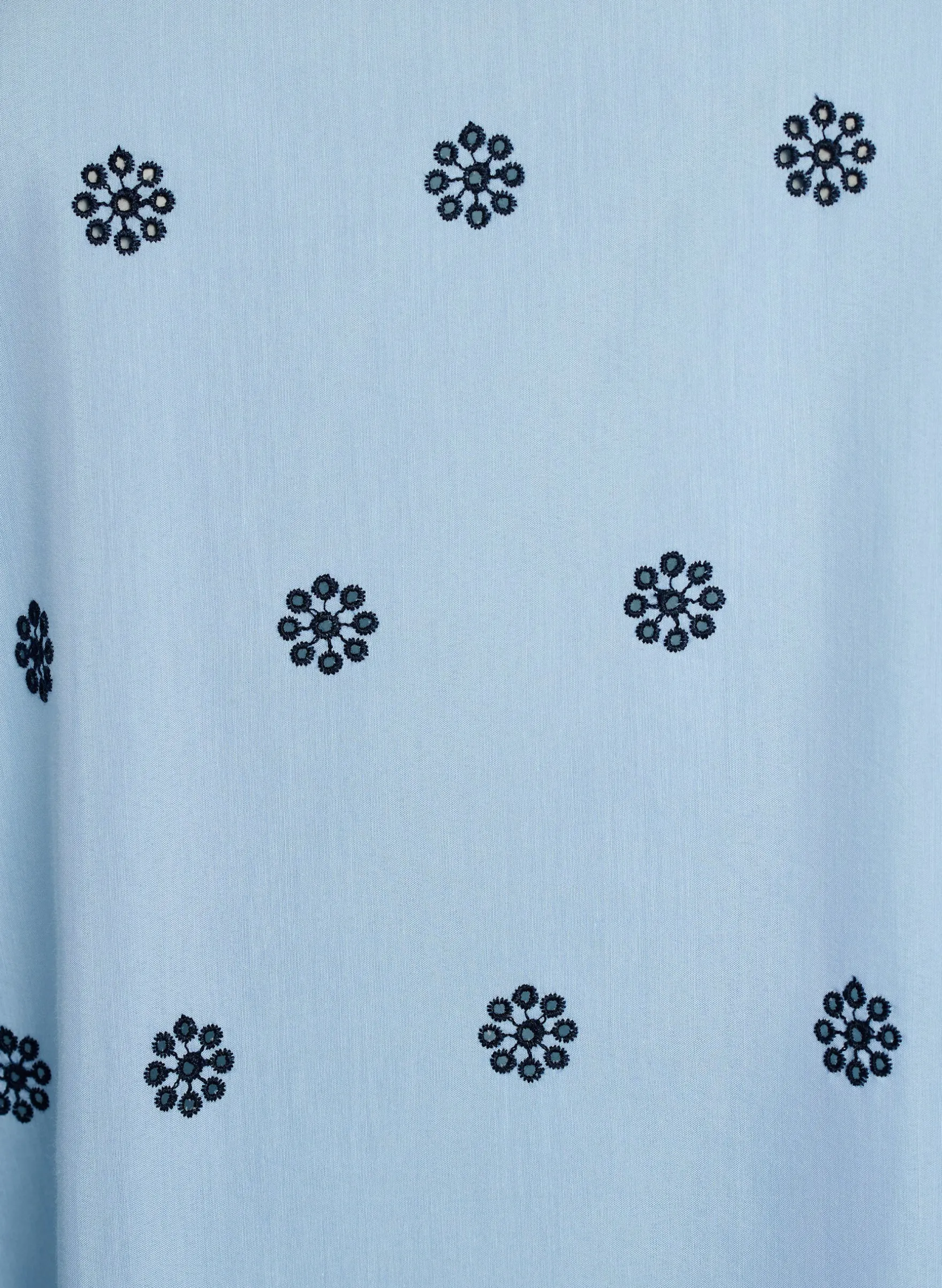 Kurzes Kleid mit Stickerei und 3/4-Ärmeln