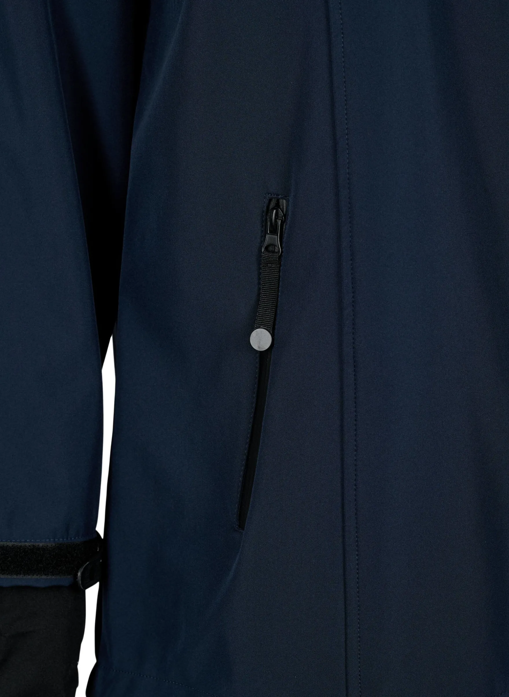 Kurze Softshell-Jacke mit abnehmbarer Kapuze