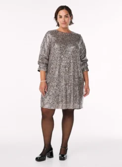 Kurzes Paillettenkleid mit langen Ärmeln