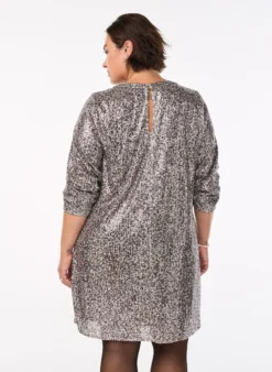 Kurzes Paillettenkleid mit langen Ärmeln
