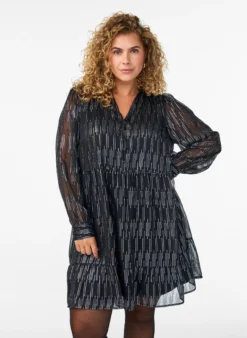 Kurzes Partykleid mit Glitzermuster
