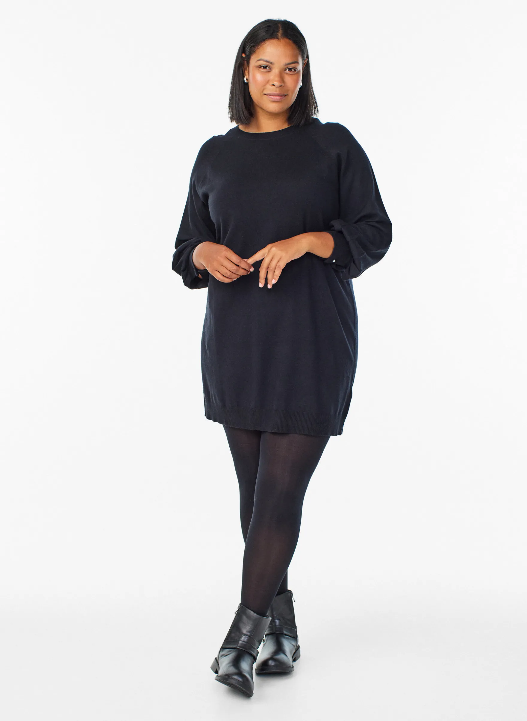 Kurzes Strickkleid mit Raglanärmeln