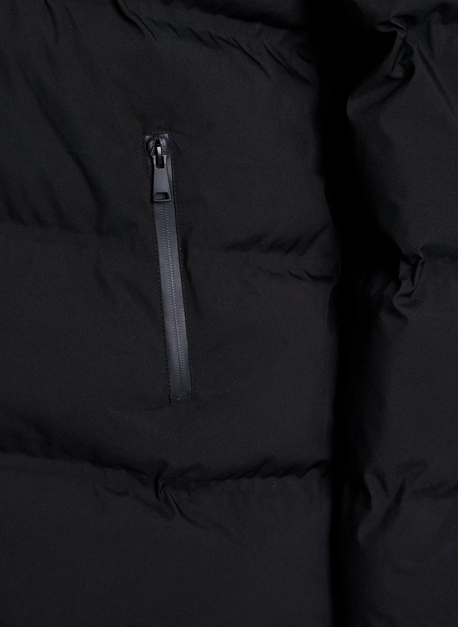 Kurze Steppjacke mit abnehmbarer Kapuze