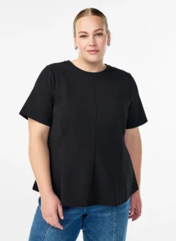 Kurzärmelige Bluse mit formgebenden Abnähern