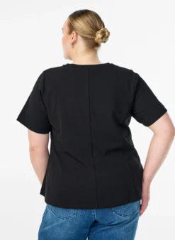 Kurzärmelige Bluse mit formgebenden Abnähern