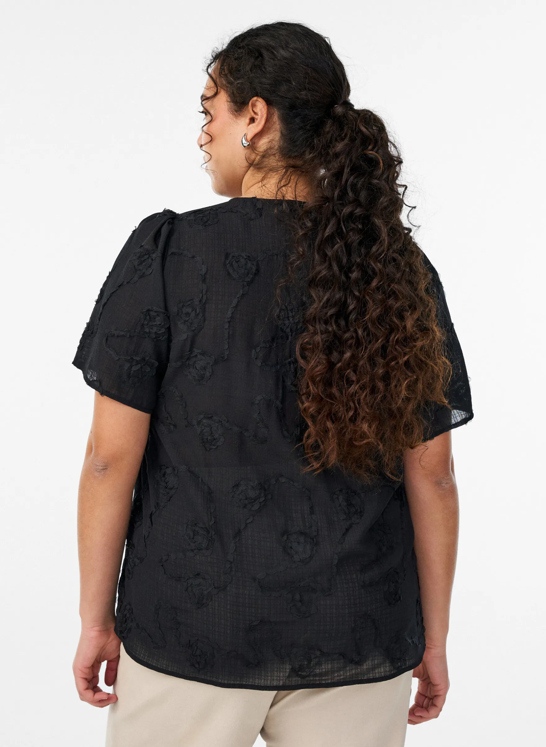 Kurzärmelige Hemdbluse mit 3D-Blumeneffekt