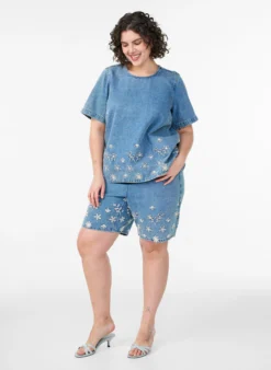 Kurzärmelige Jeansbluse mit Lochstickerei