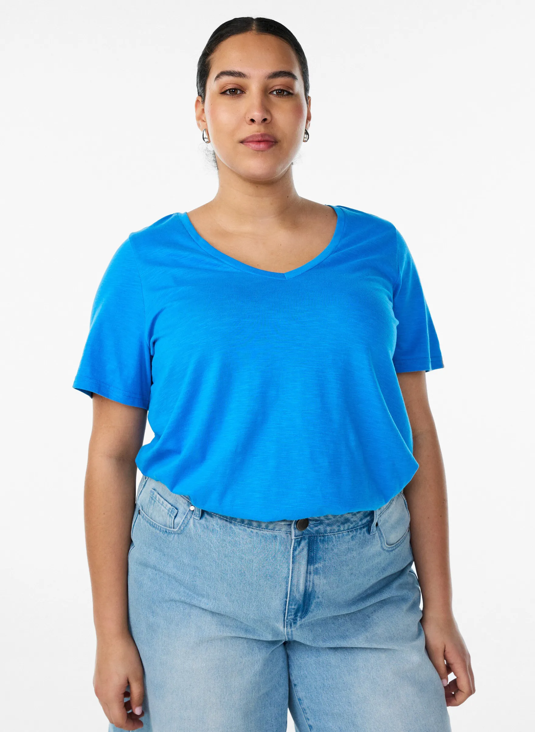 Kurzärmeliges Basic T-Shirt mit V-Ausschnitt