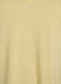 Kurzärmeliges T-Shirt mit V-Ausschnitt