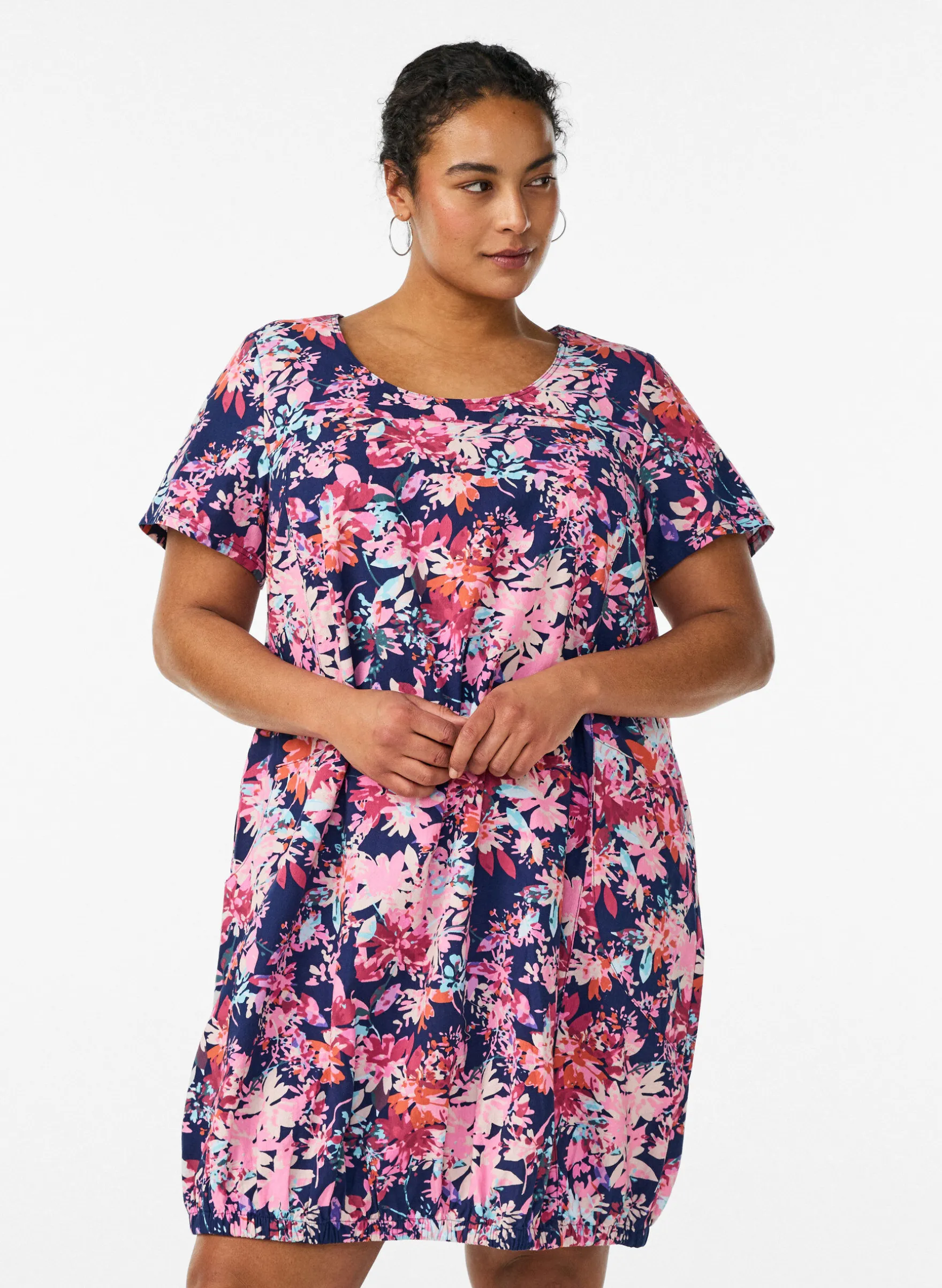 Kurzärmliges Baumwollkleid mit Aufdruck