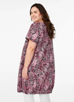 Kurzärmliges Baumwollkleid mit Aufdruck
