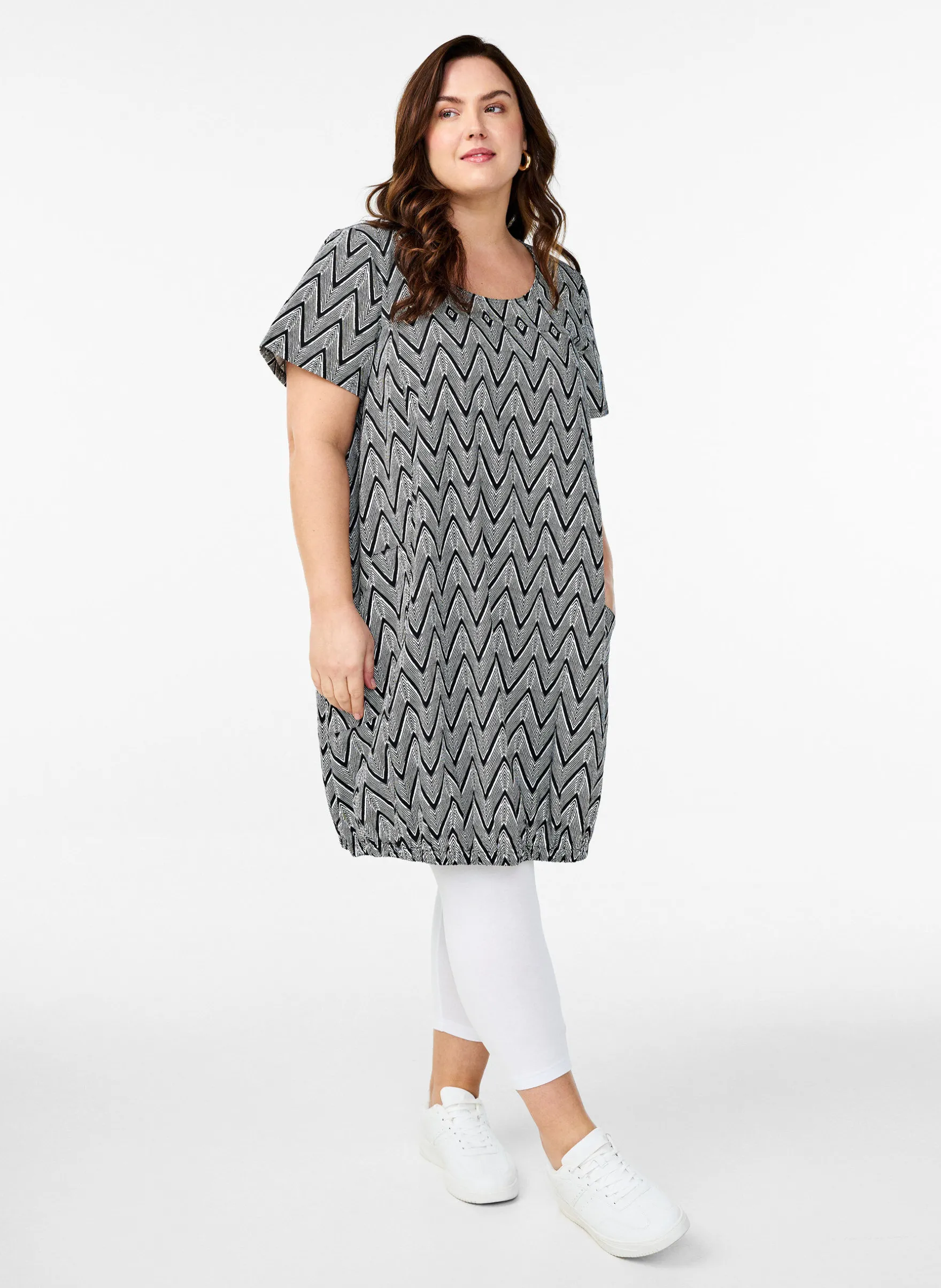 Kurzärmliges Baumwollkleid mit Aufdruck