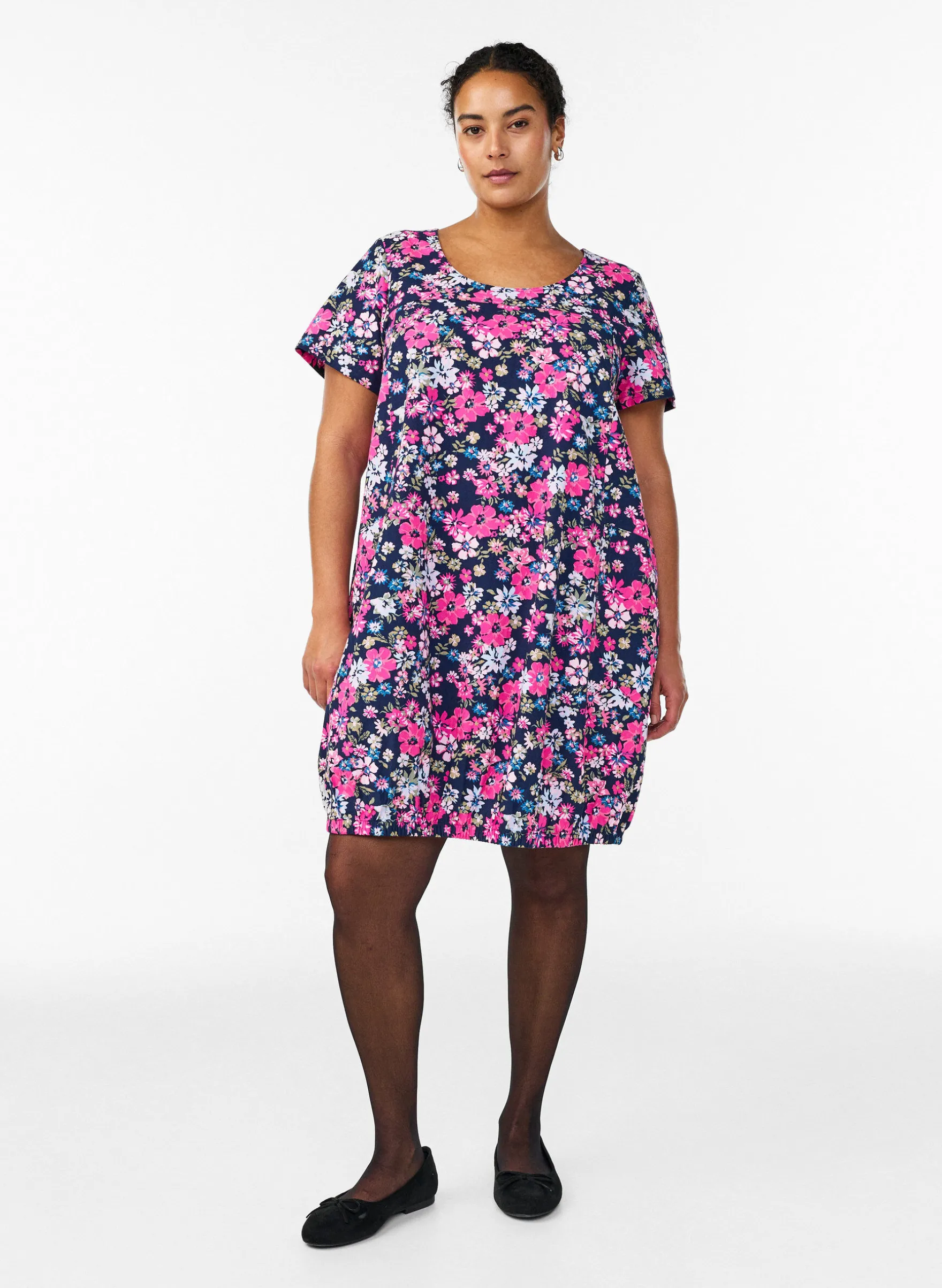 Kurzärmliges Baumwollkleid mit Print