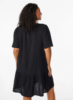 Kurzärmliges Kleid aus Baumwolle mit A-Linien-Schnitt