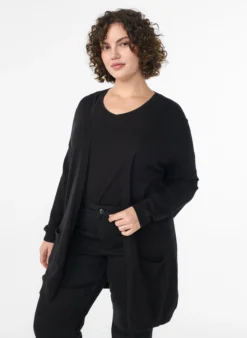 Lange Strickjacke aus einer Viskosemischung