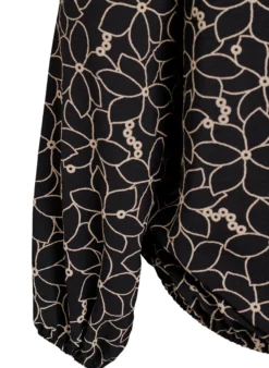 Langärmelige Bluse mit Blumenstickerei