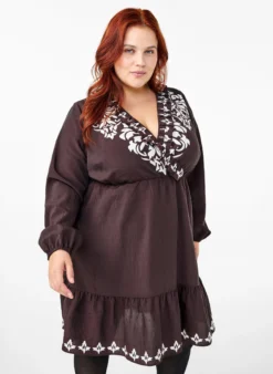 Langärmeliges Viskosekleid mit Muster