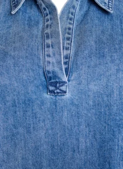 Lockere Bluse aus Denim mit Kragen und V-Ausschnitt