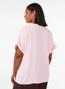 Lockere Bluse mit kurzen Ärmeln