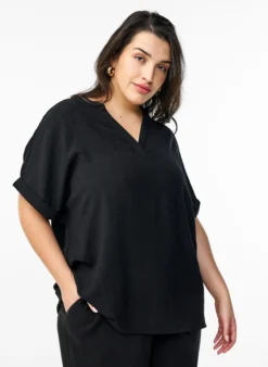 Lockere Bluse mit kurzen Ärmeln