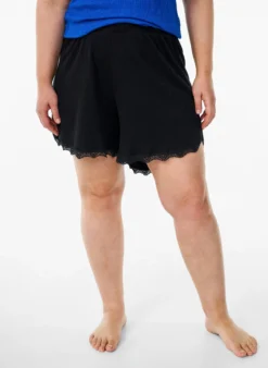 Lockere Nachtshorts aus geripptem Material mit Spitzensaum