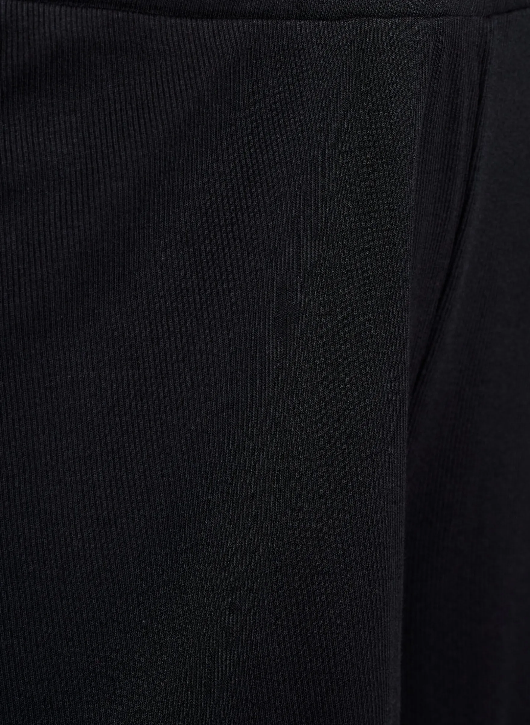 Lockere Nachtshorts aus geripptem Material mit Spitzensaum