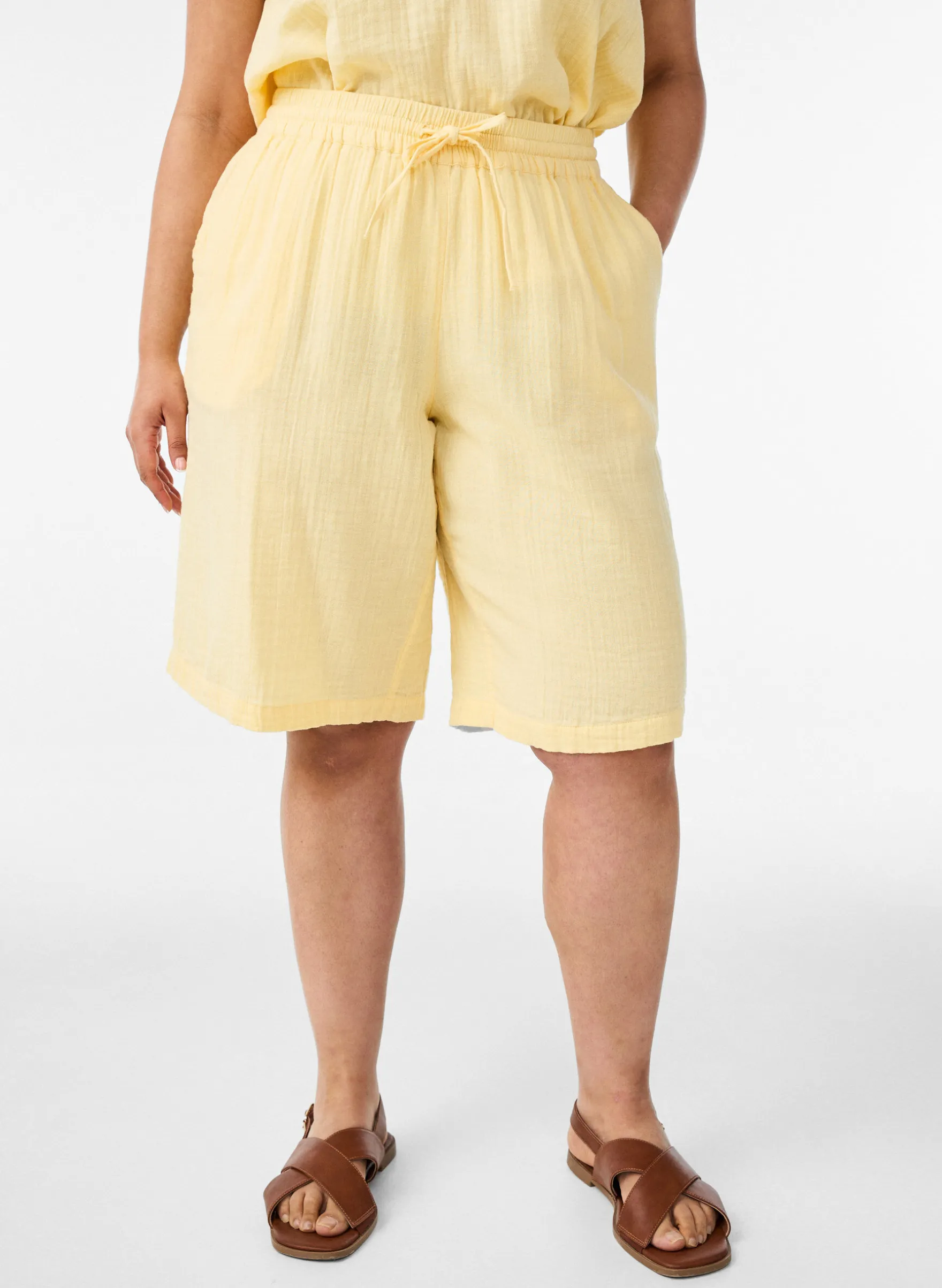 Lockere Shorts aus Baumwollmusselin mit hoher Taille