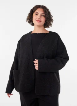 Lockere Strickjacke mit Taschen