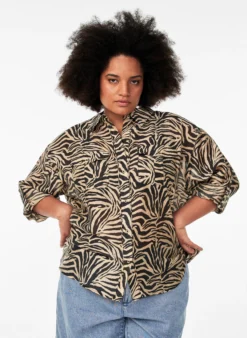 Locker sitzendes Shirt mit Tierprint und Brusttaschen