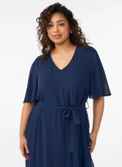 Maxikleid aus Chiffon mit V-Ausschnitt und Rüschensaum