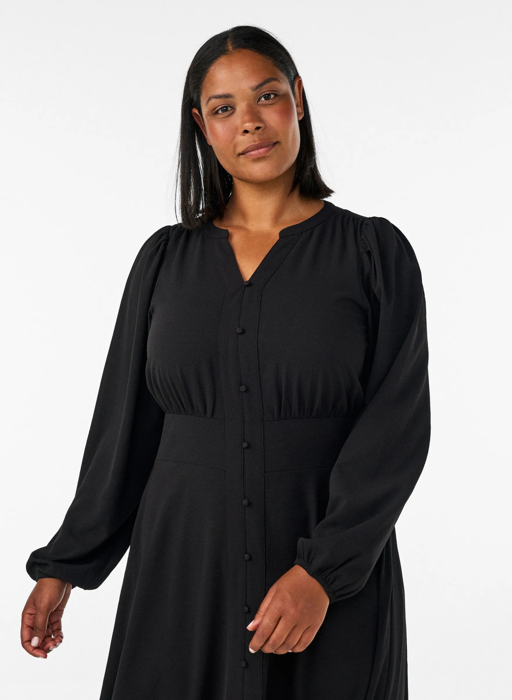 Midikleid mit Smock und Zierknöpfen