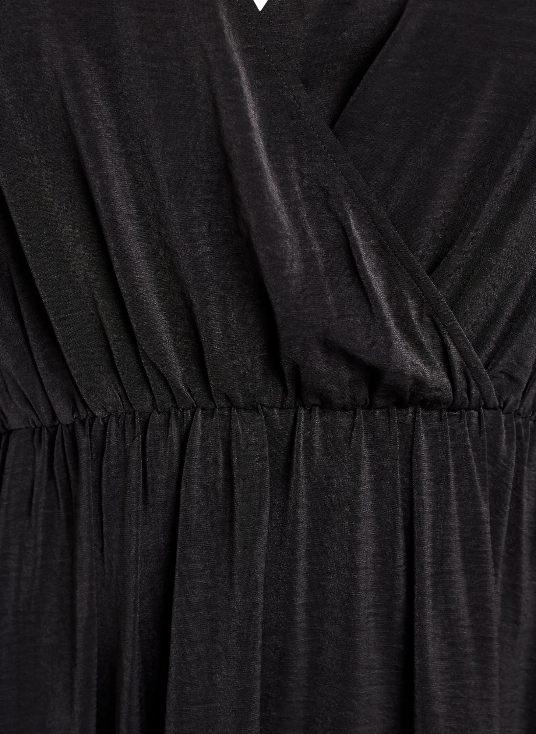 Midikleid mit Wickeloptik und Puffärmeln