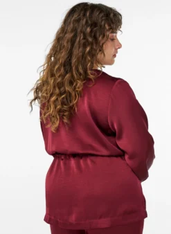 Partybluse in Satinoptik mit Knöpfen und verstellbarer Taille