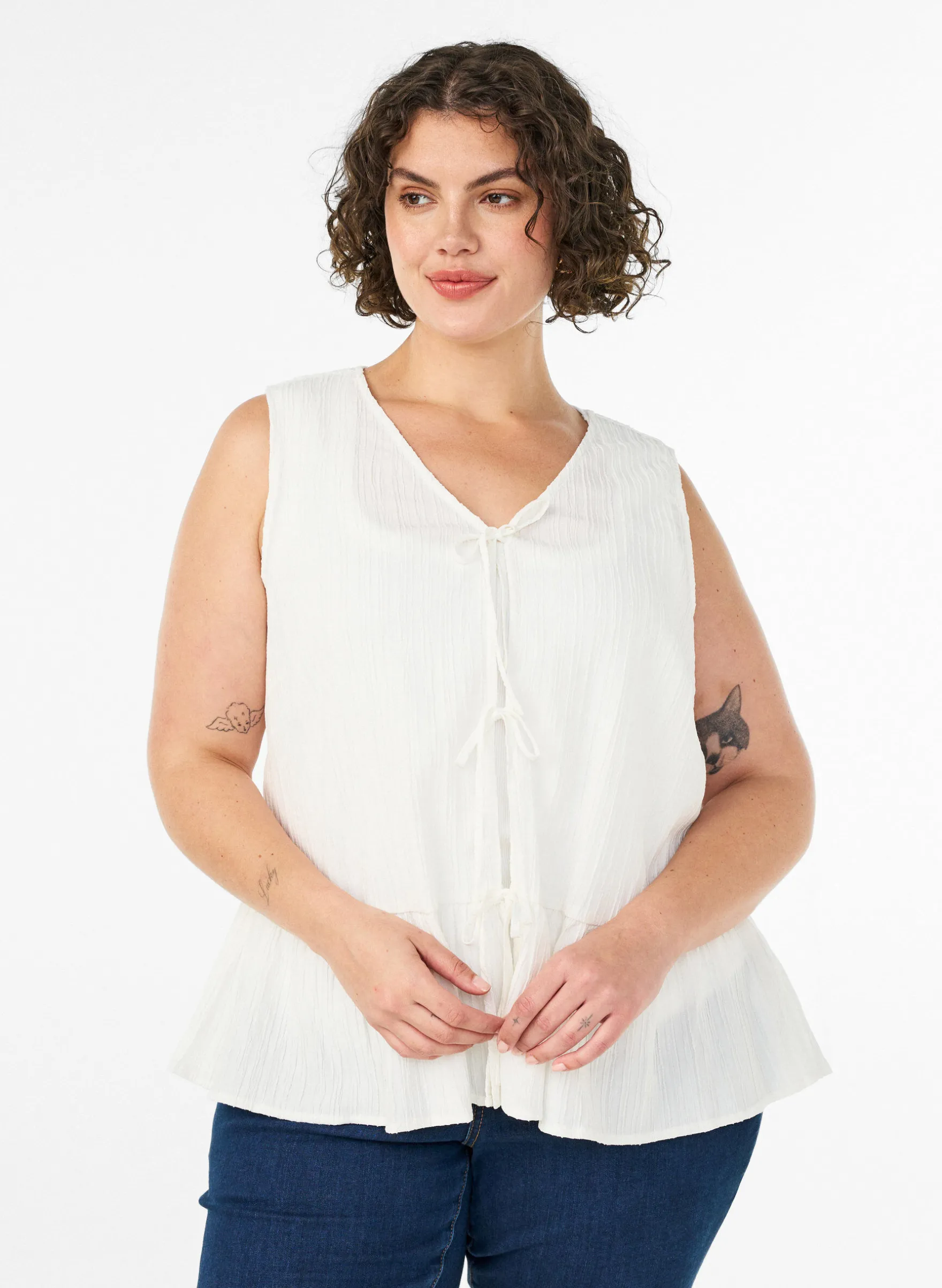 Ärmellose Bluse mit Struktur und Bindeband