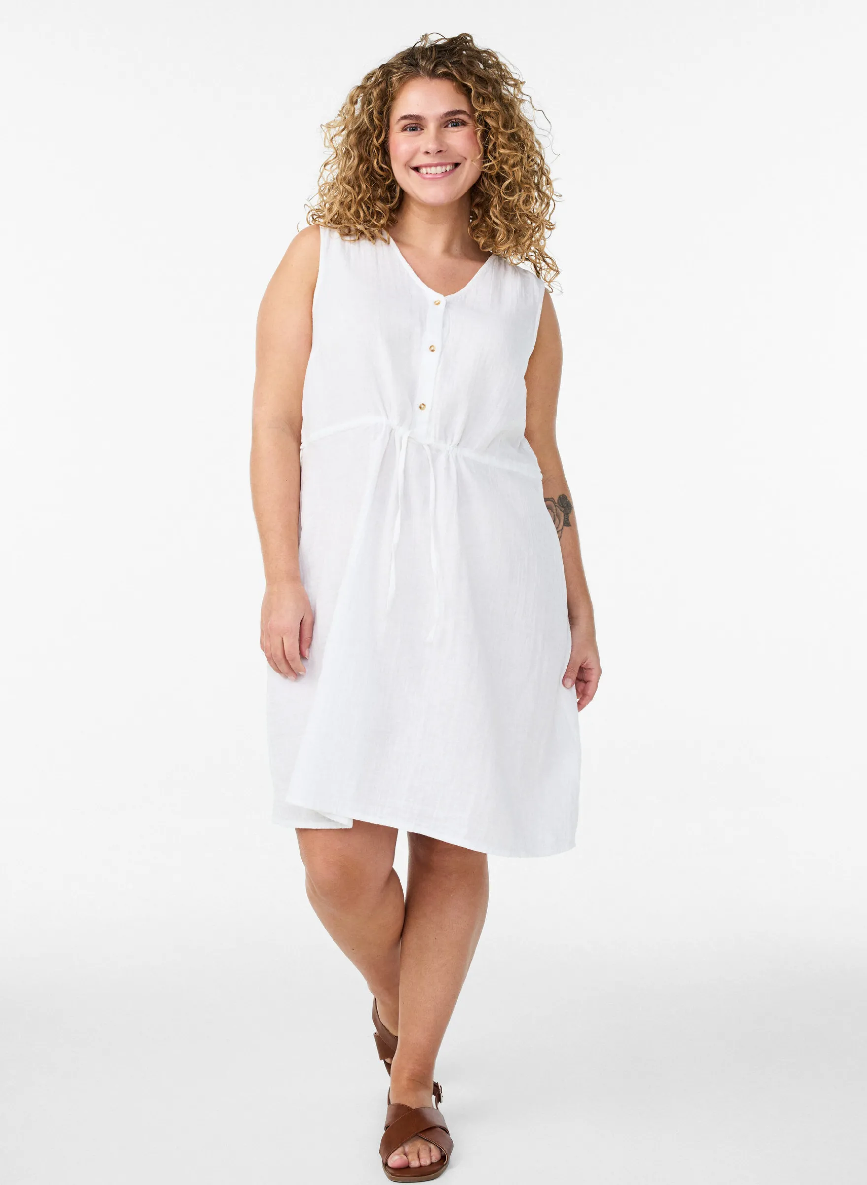 Ärmelloses Kleid aus Baumwoll-Musselin mit Bindeband