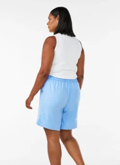 Shorts mit Taschen und hoher Taille