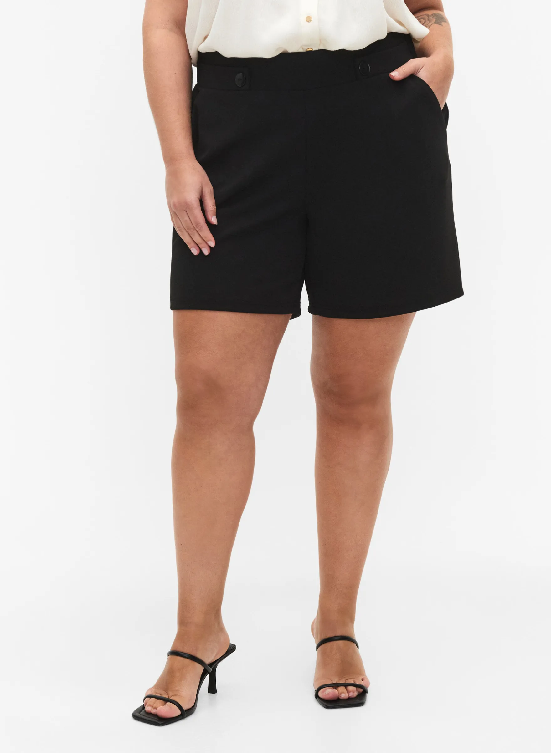 Shorts mit Taschen und lockerer Passform