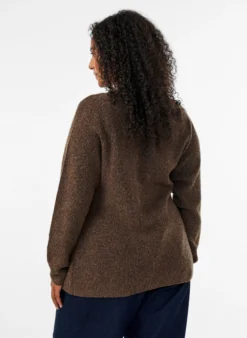 Strickjacke mit asymmetrischem Verschluss