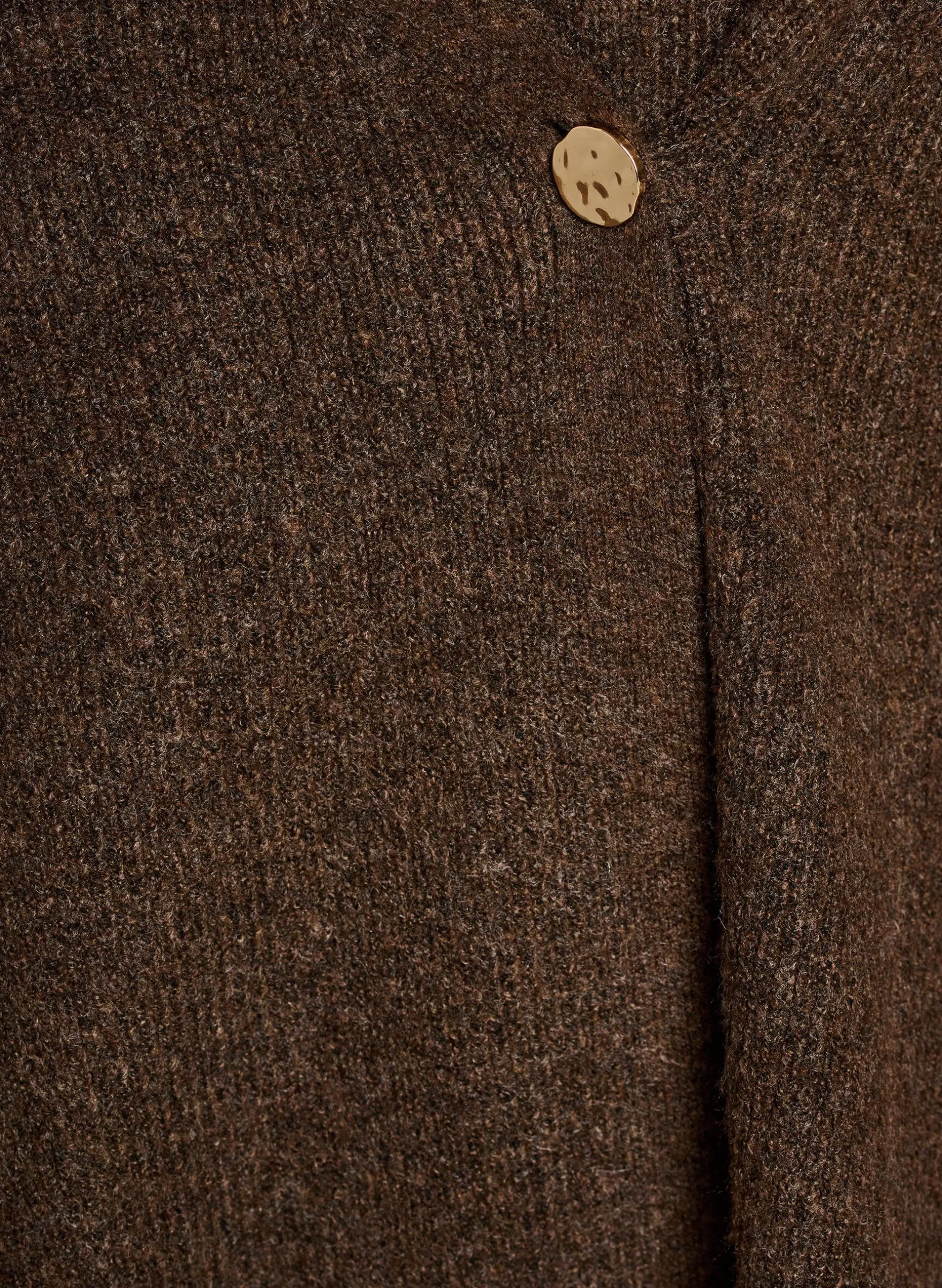 Strickjacke mit asymmetrischem Verschluss