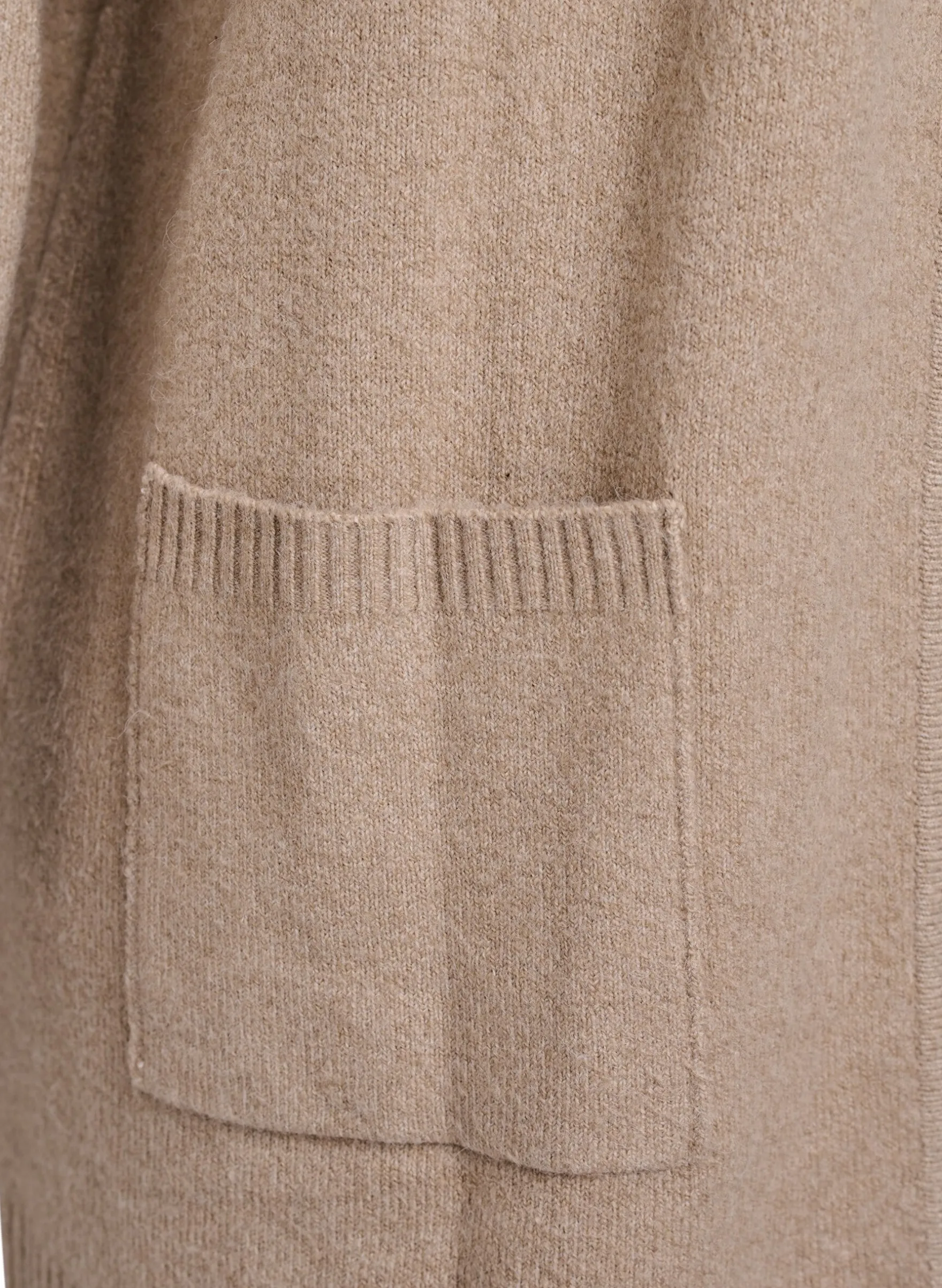 Strickjacke mit Rippenstrick und Taschen