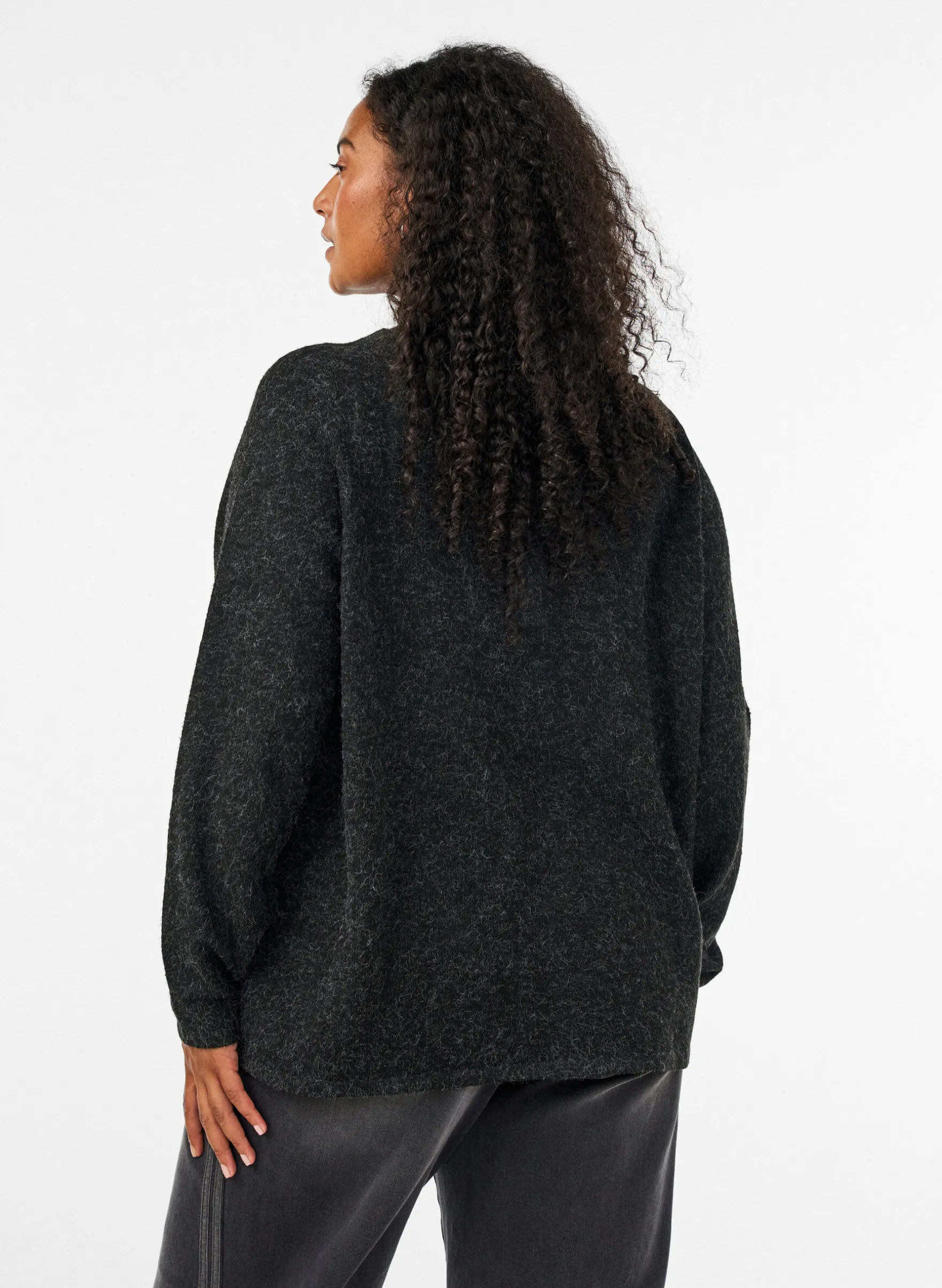 Strickjacke mit Rundhalsausschnitt und Knopfverschluss