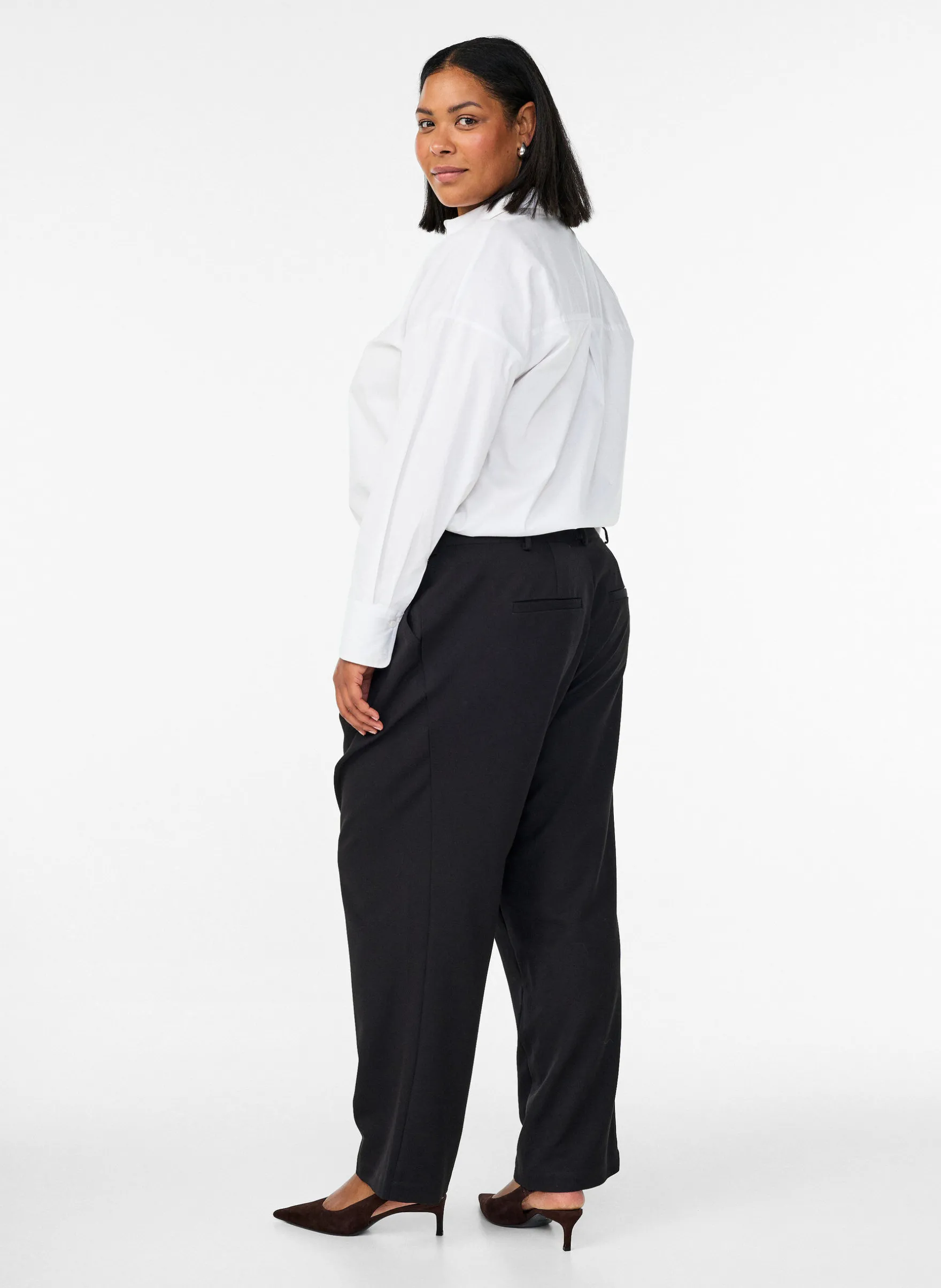Taillierte Hose mit hoher Taille und geraden Beinen